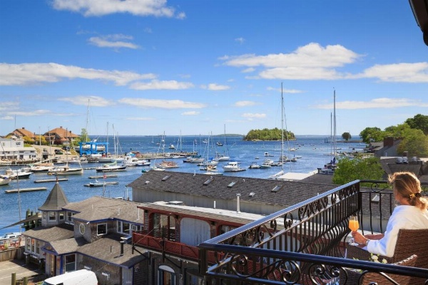 16 Bay View image 29